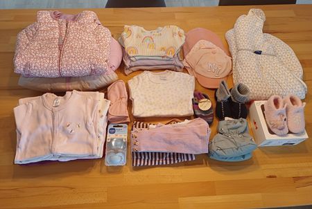 Sehr schönes Kleiderpaket Grösse 74/80