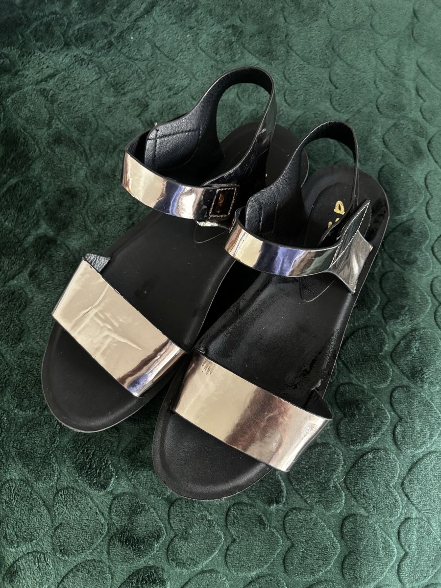 Scarpe da donna: Sandals Harajuku C.S.&T.&P. silver platform size 39 – Usato da Zürich venduto da cla_v6hx