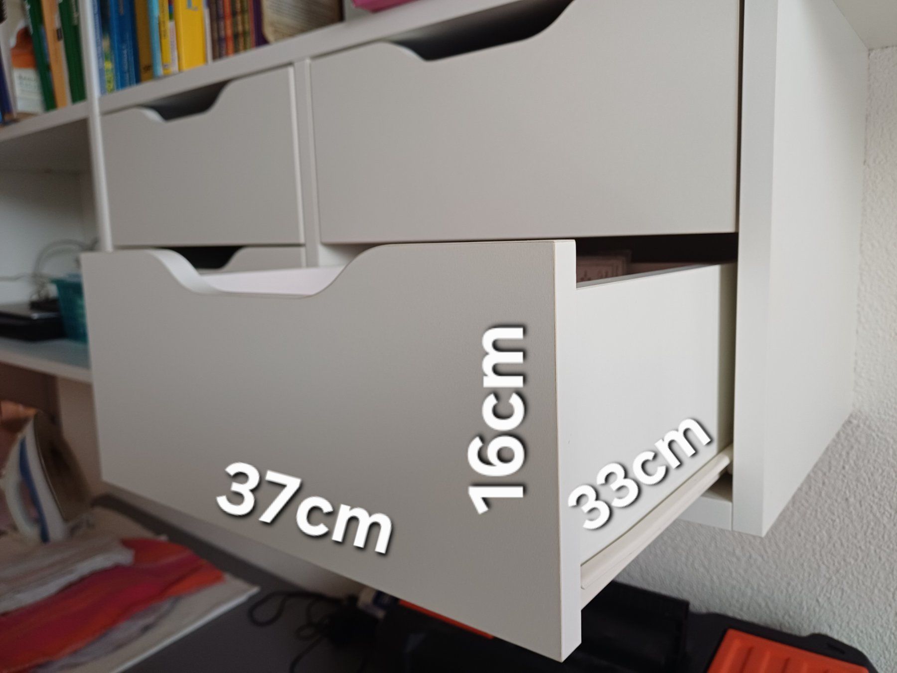 Regale: Bücherregal hängend – Gebraucht aus Sarnen von Brisbane03 2