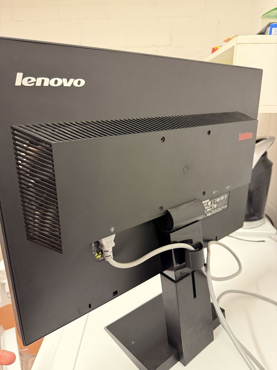 Lenovo Monitor: Bildschirm Lenovo – Usato da Uster venduto da dia_9hl9 1