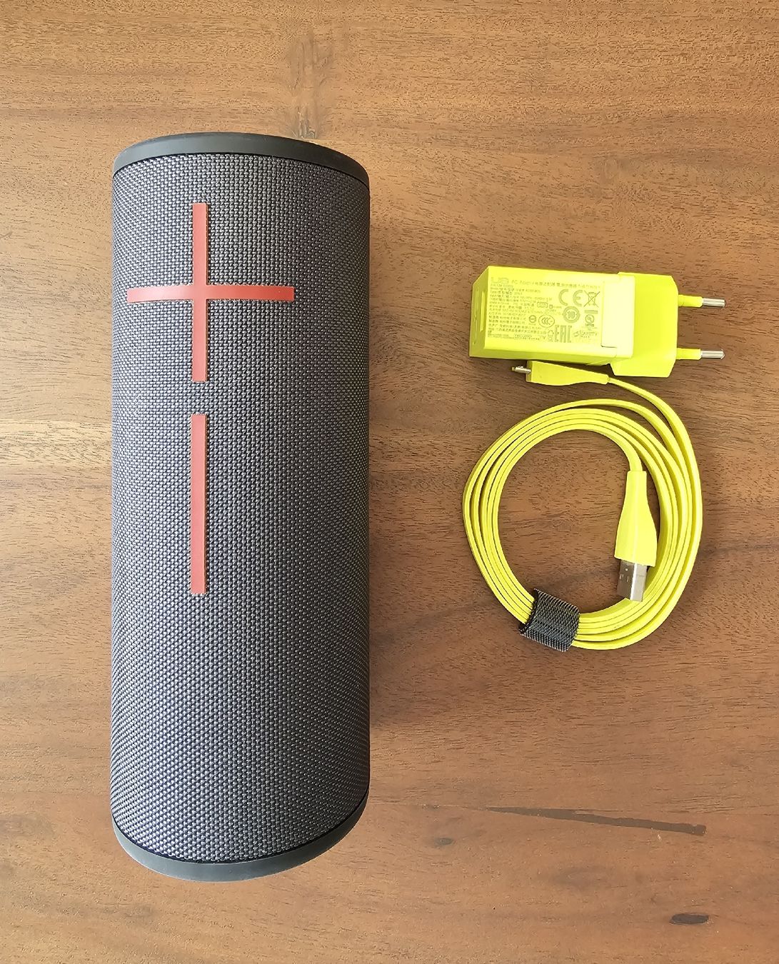 Ultimate Ears Lautsprecher: UE Boom 3 Bluetooth-Lautsprecher – Gebraucht aus Volketswil von ruffy05
