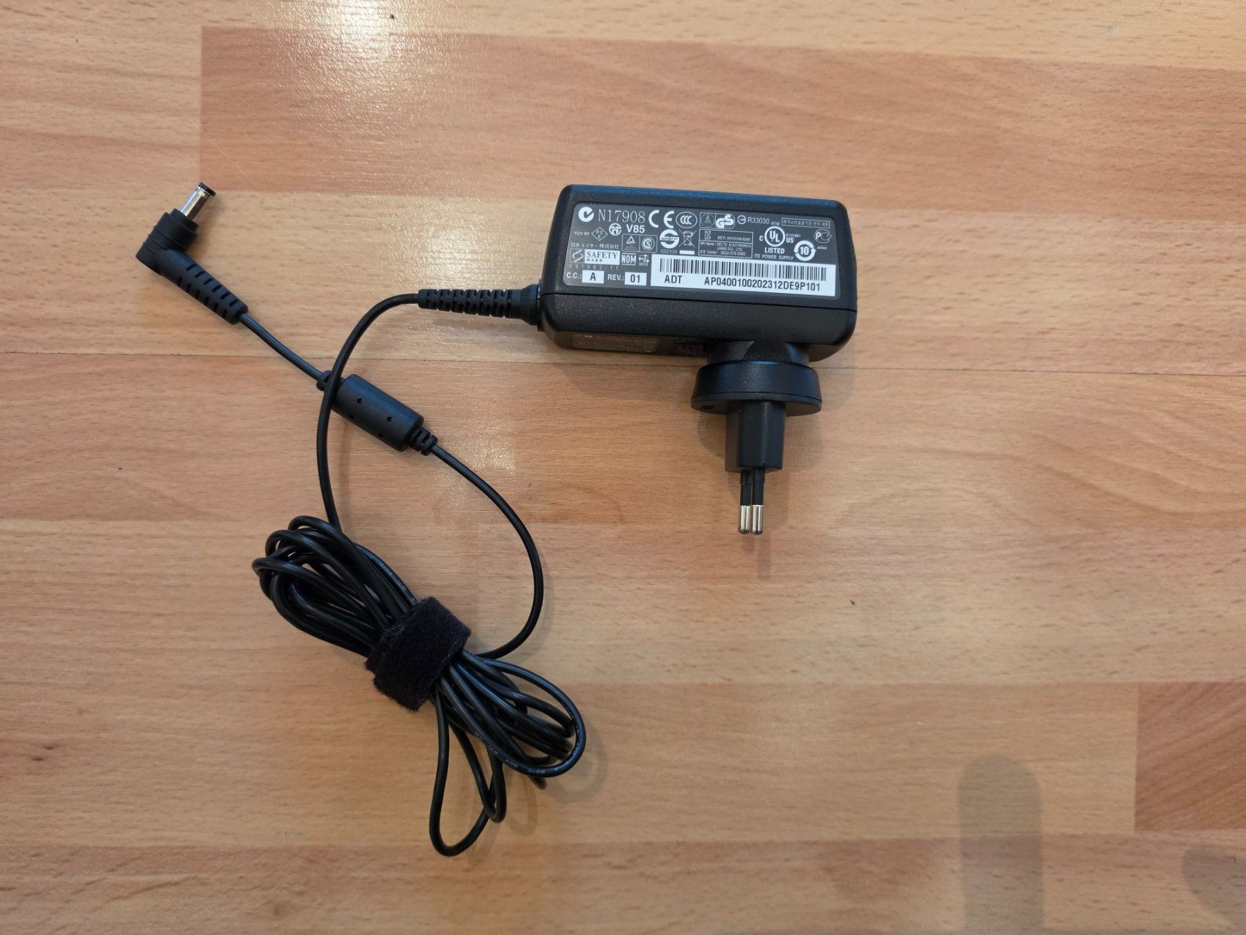 Caricabatterie: Acer Aspire One Notebook Netzteil – Usato da Buchrain venduto da Sssschaller
