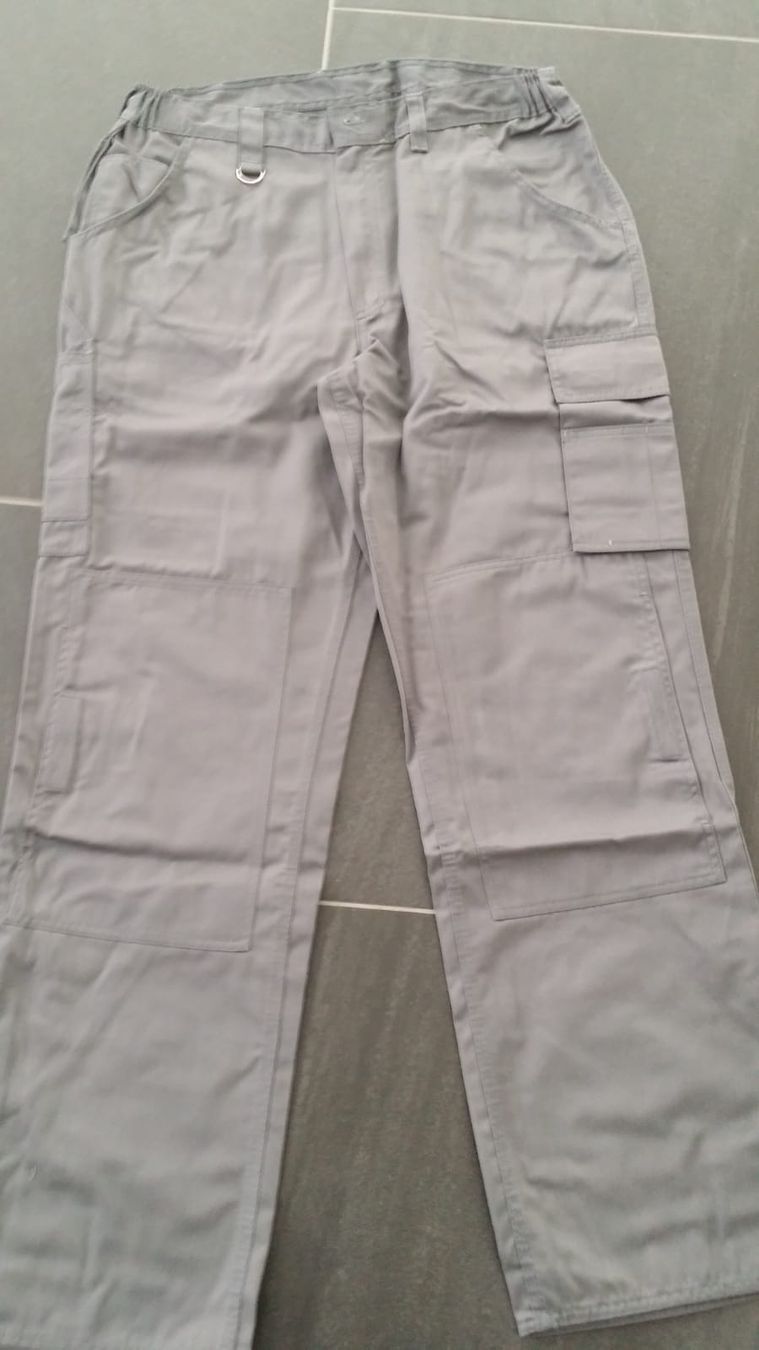 Pantaloni: Arbeithose Gr-48 Grau (NEU) – Nuovo (secondo la descrizione) da Bischofszell venduto da badza72