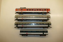 Roco H0: SBB Schnellzug 4-teilig mit Figuren und Innenbeleu.