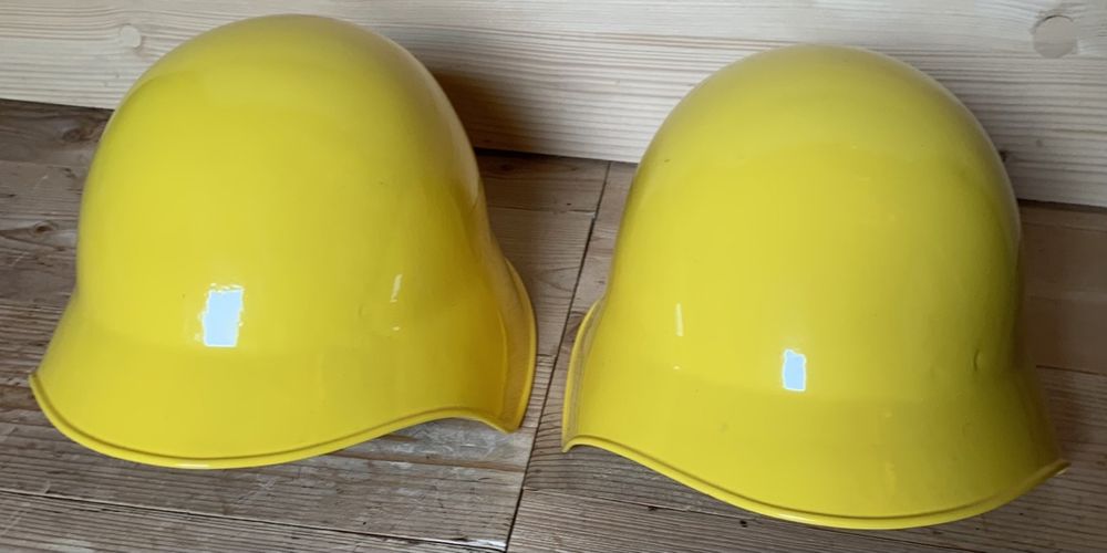 2 Stahlhelme vom Zivilschutz 1
