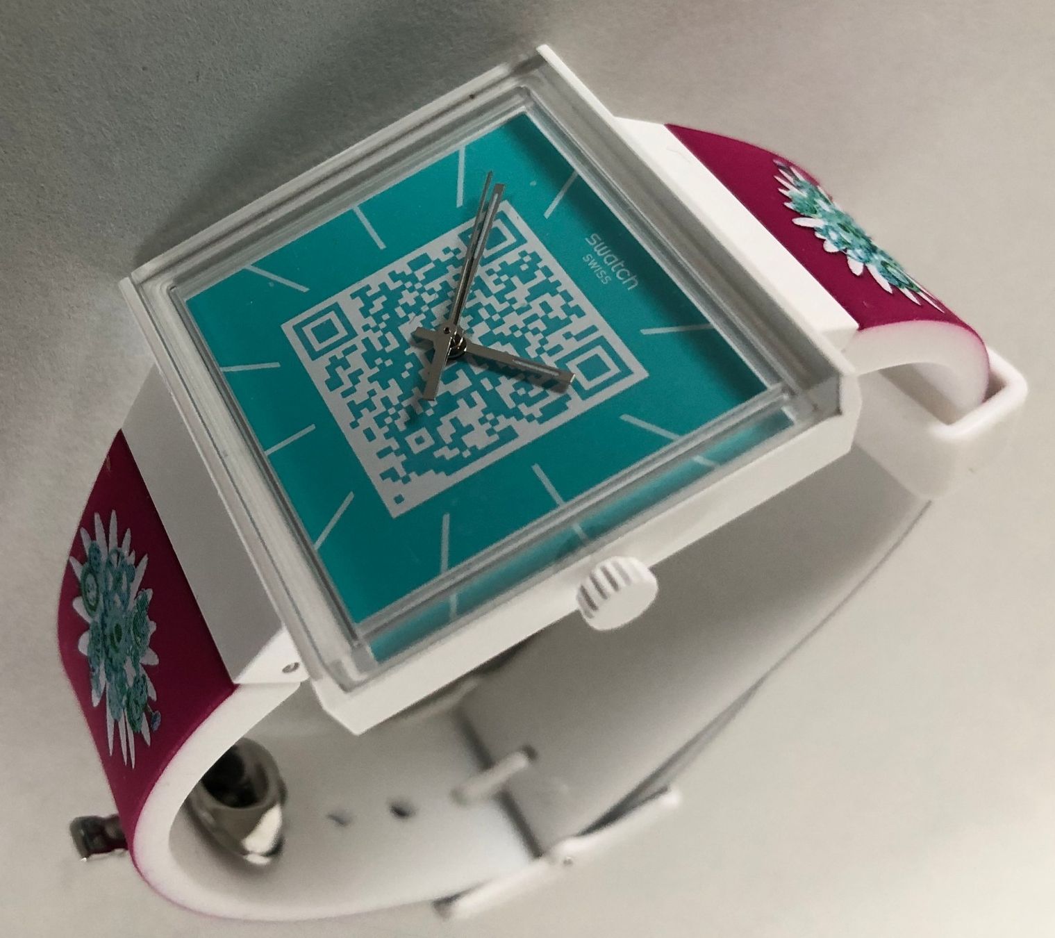 Swatch Orologi: SWATCH SO34Z104 - Aktionärsgeschenk 2025 - QR Code – Nuovo e nell'imballaggio originale da Appenzell venduto da Zimiuno 3