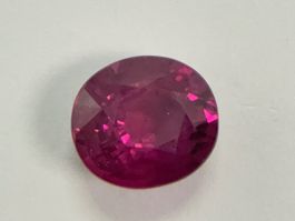 Natürlicher Rhodolith-Granat 3.25 ct mit Zertifikat