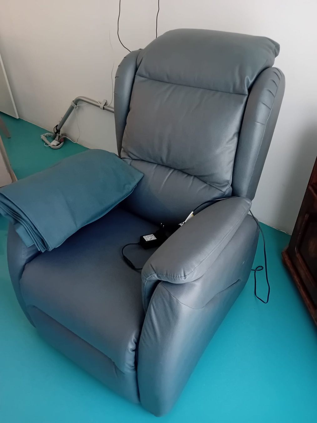 Sessel: Poltrona elettrica – Gebraucht aus Giubiasco von UREL67 2