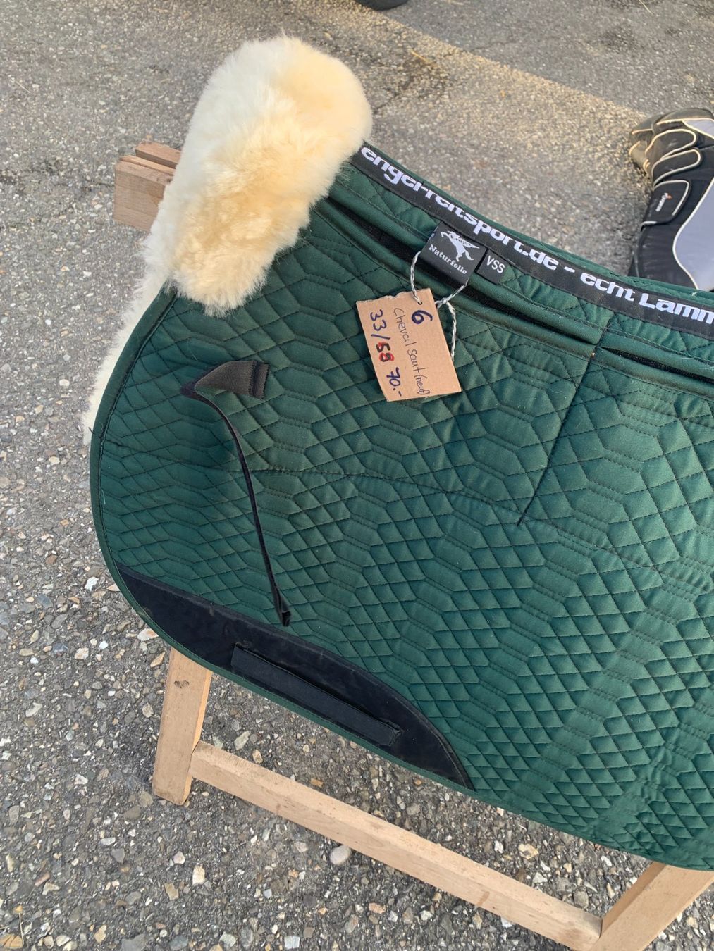 Selle & Accessori: Tapis de selle avec mouton véritable – Nuovo (secondo la descrizione) da Lamboing venduto da pet_djp8 2