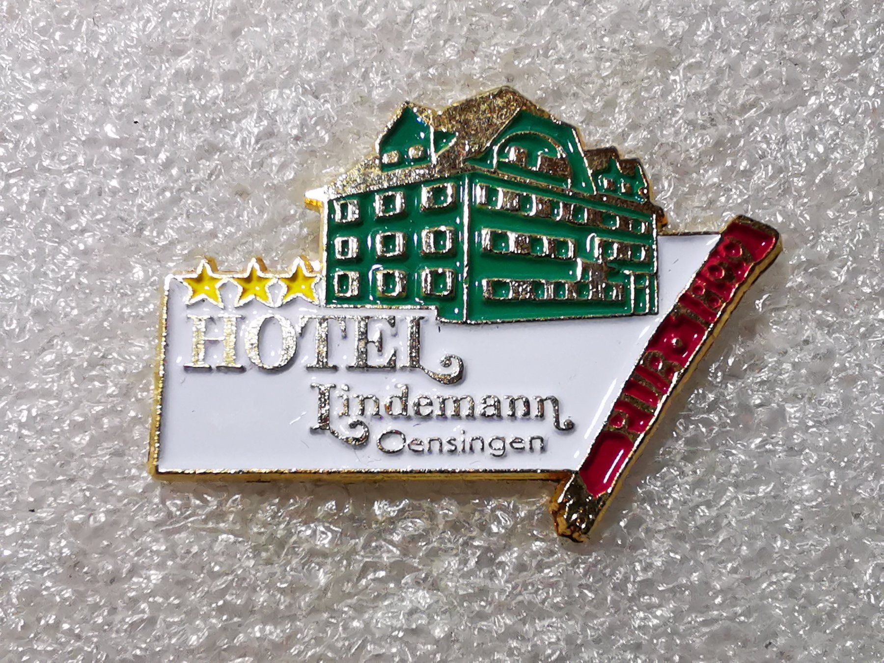 Plaketten & Abzeichen: Ansteckpin 65: Hotel Lindenmann Oensingen – Gebraucht aus Oppligen von Pin-Fall-Shop