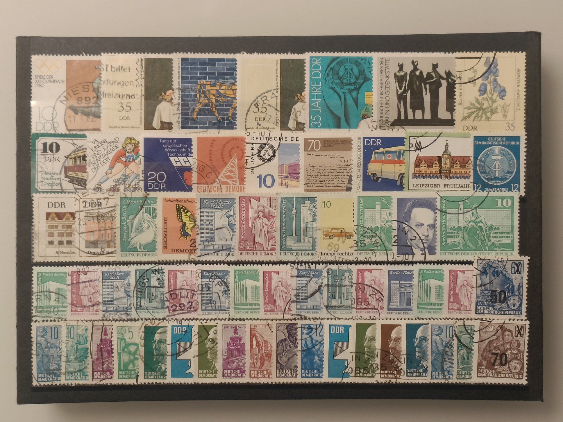 Tutti i francobolli: schönes DDR Lot gestempelt – Usato da Dübendorf venduto da goeggi79