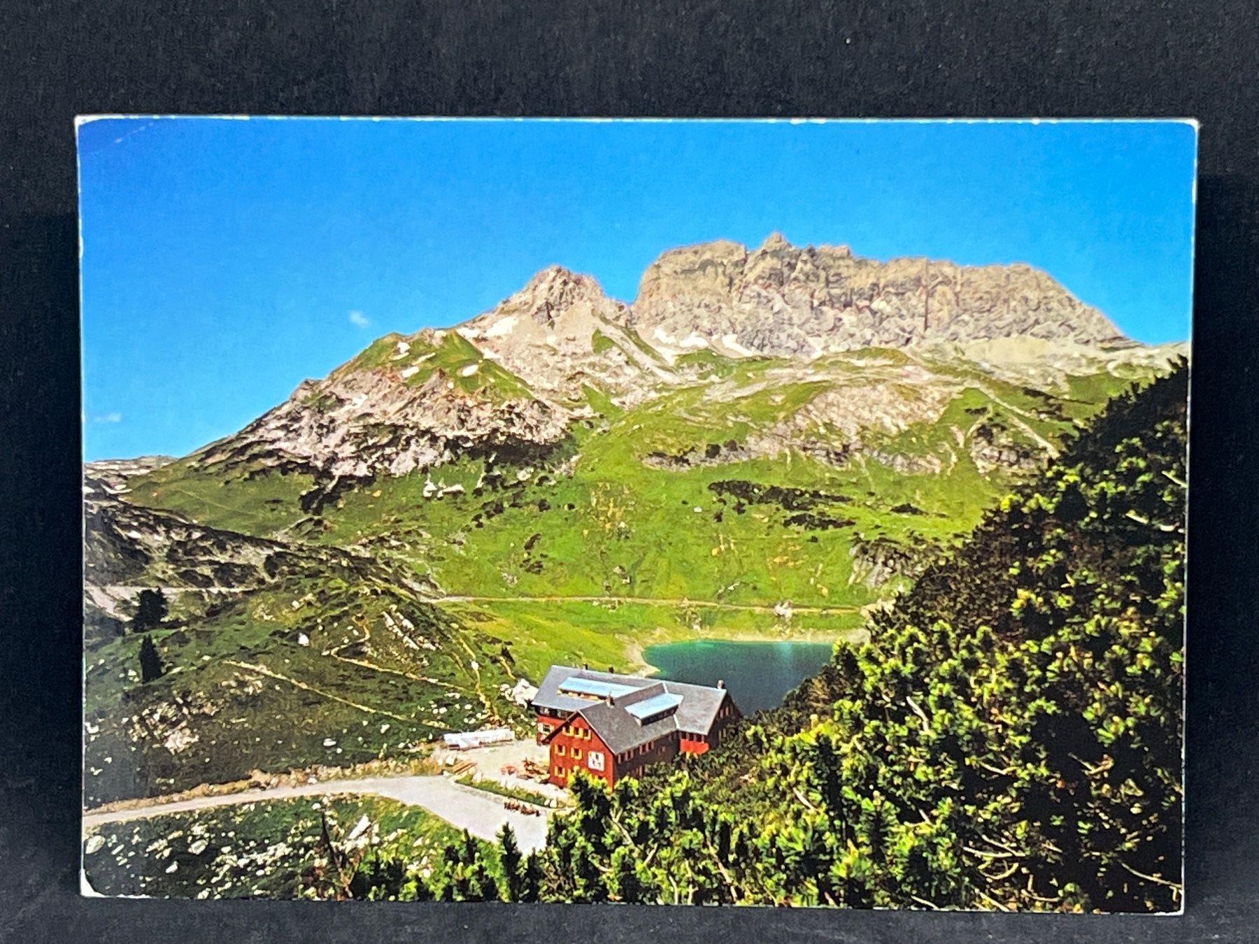 Cartoline postali: Ansichtskarte: Freiburger Hütte, 1931m mit Formarinsee... – Usato da Widnau venduto da Brusi9