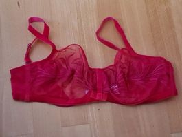 Neu: Triumph BH mit Bügel - rot - 85 C