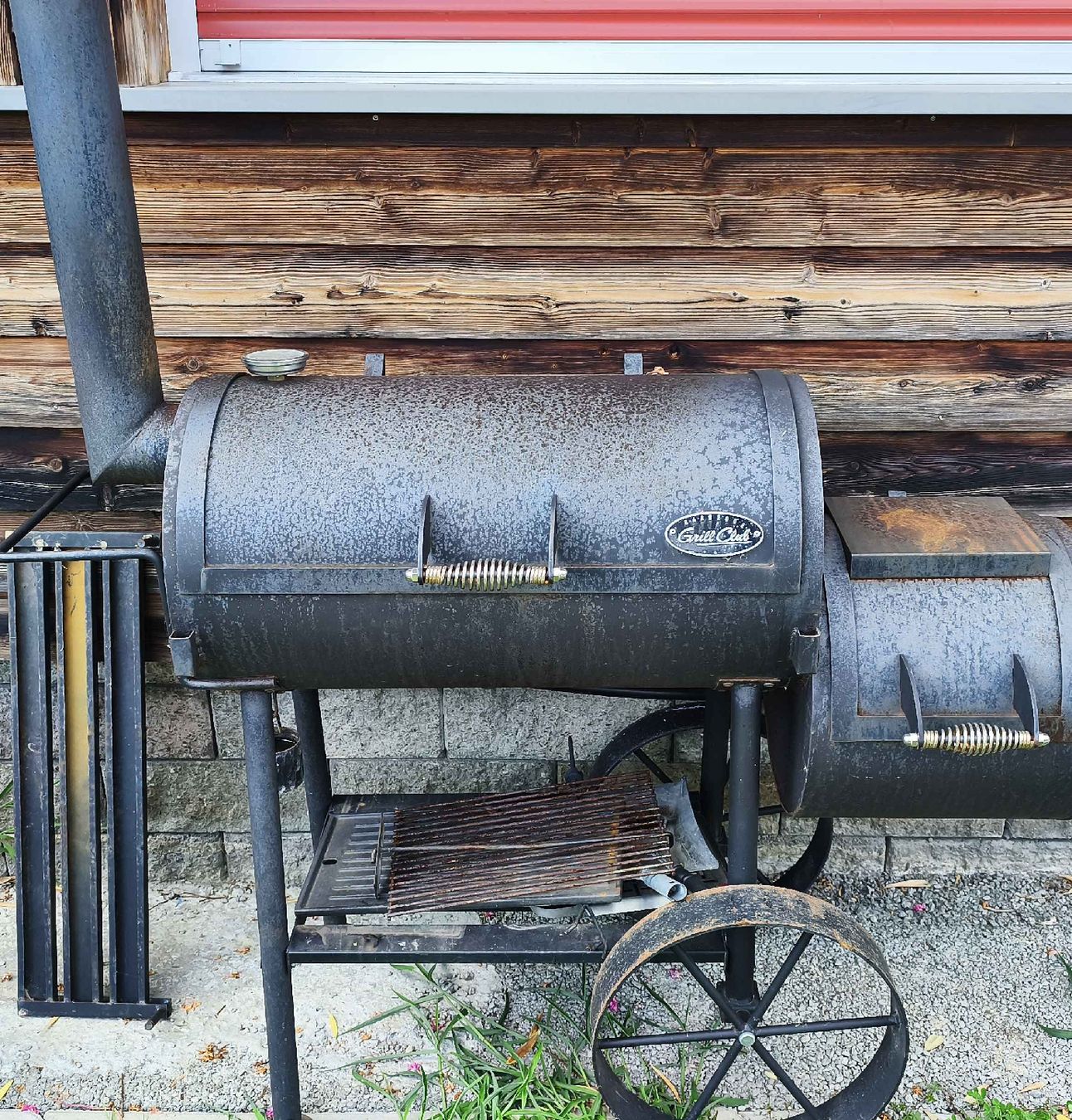 Grils: Smoker Grill Stahl mit Rädern  – D'occasion à Weite par abb_jc5r