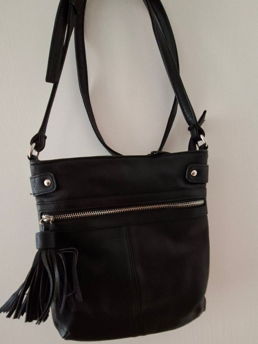 Borse da donna: Schicke schwarze Umhängetasche – Usato da Eiken venduto da waylady03