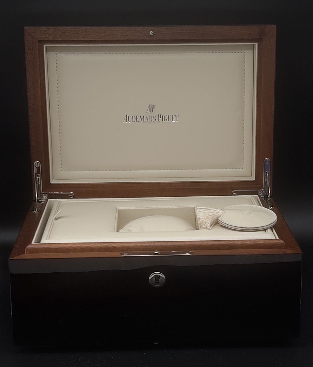 Audemars Piguet Uhren: Audemars Piguet Box + Umkarton + Schlüssel – Gebraucht aus Brugg AG von Wristdeal