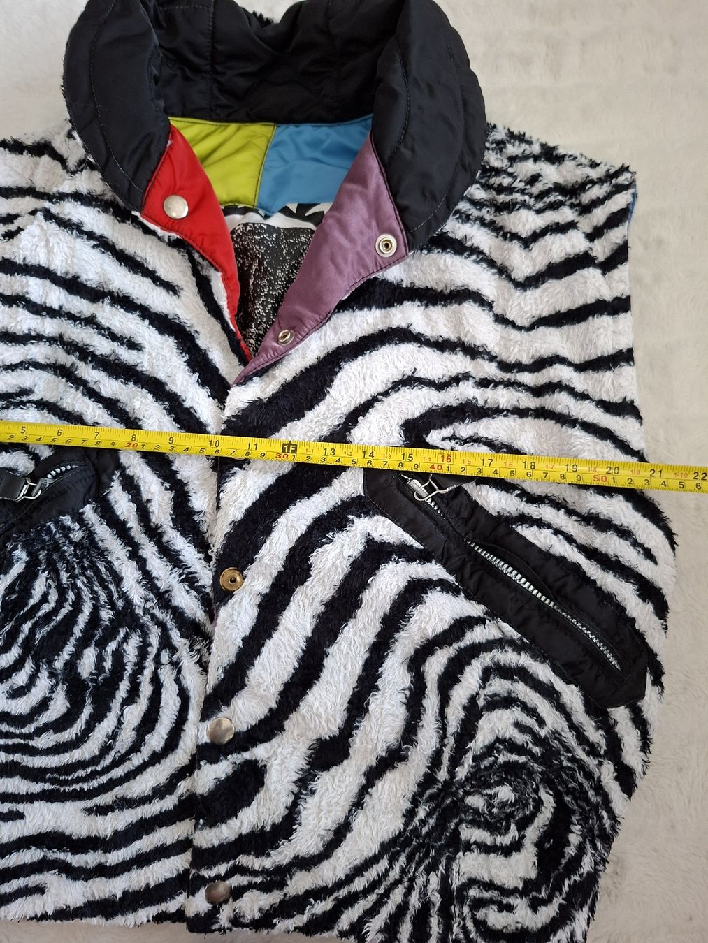 Jet Set Gilets & Westen: Gilet de ski Jet-Set réversible, zèbre/patchwork, anne 70 – Gebraucht aus Renens VD von ser_j2fn 3