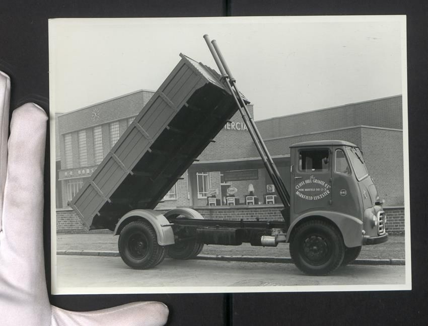 Fotografie &  Plakate: Fotografie Lastwagen Morris mit Hamshaw  – Gebraucht aus Berlin von bartko-reher