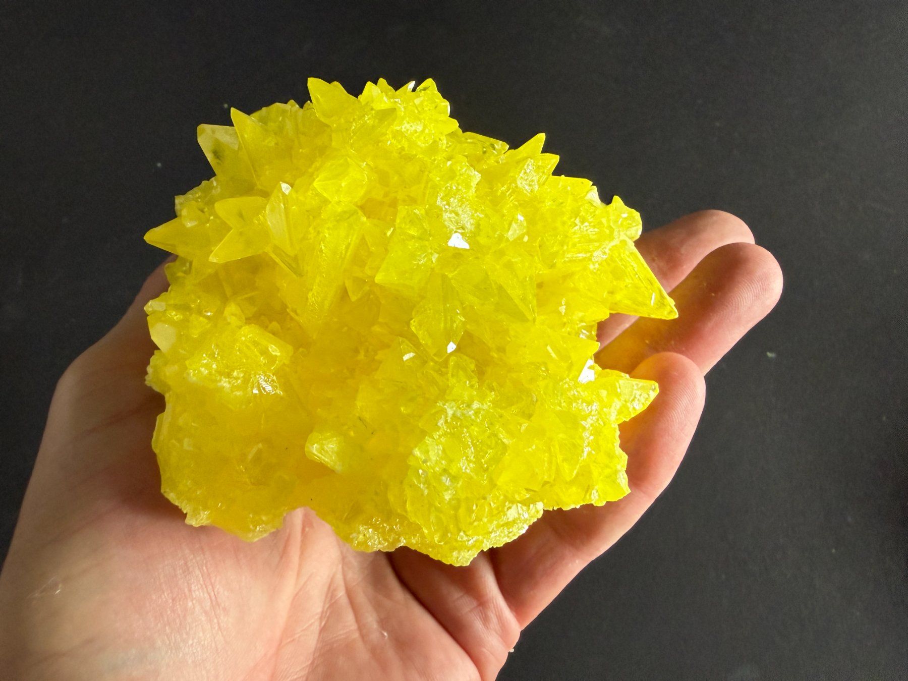 Minerali & Pietre curative: Grosse dekorative Schwefel Kristall Stufe, 390 g – Nuovo e nell'imballaggio originale da Lützelflüh-Goldb venduto da Elementis 2