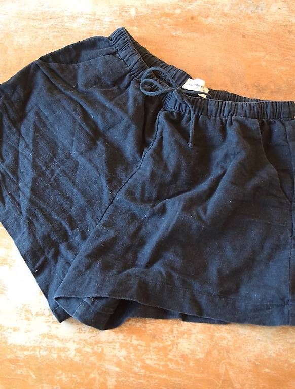 Pantaloni: Schwarze Stoffhose, M – Usato da Solothurn venduto da laau1997 2