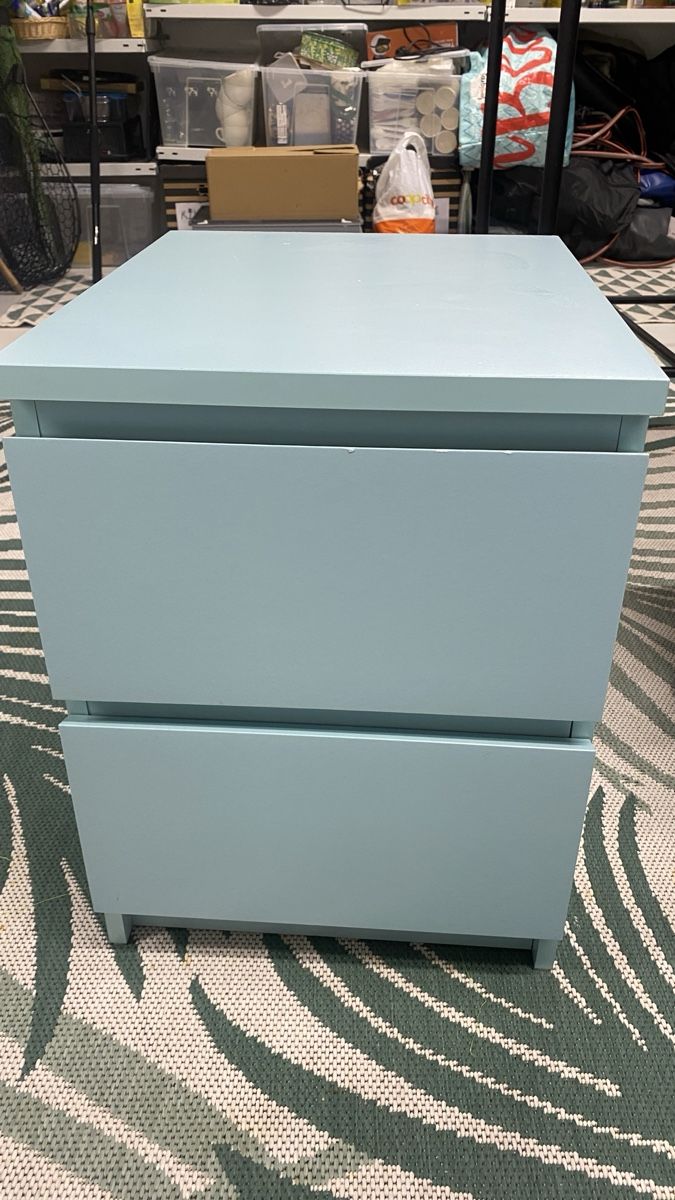 Ikea Tables de nuit: Nachttisch Malm Ikea – D'occasion à Turbenthal par RobinHood77