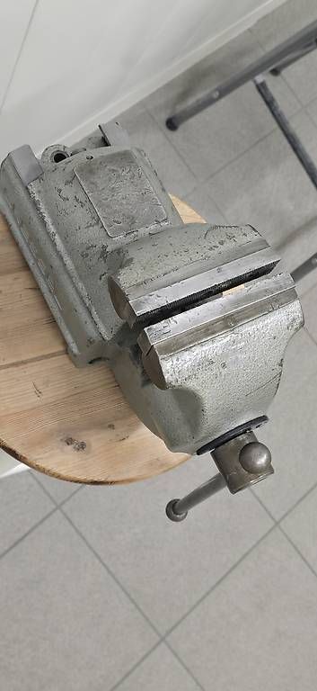 Gressel Tutti gli attrezzi: Schraubstock Gressel 125mm – Usato da Weiningen ZH venduto da ped_fbx2 1