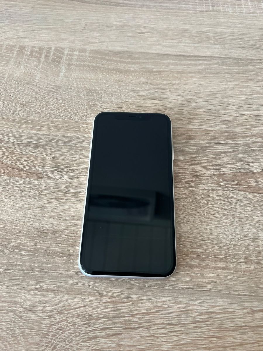 Apple Portables: iPhone 11 Bildschirmdefekt – Défectueux à Rorschacherberg par pol_2pw7 6