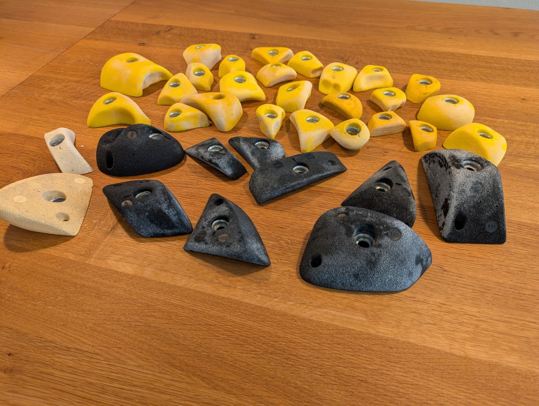 Kletterwände & Klettergriffe: 36 originale Moonboard Holds Klettergriffe – Gebraucht aus Rotkreuz von CRLNSC 2