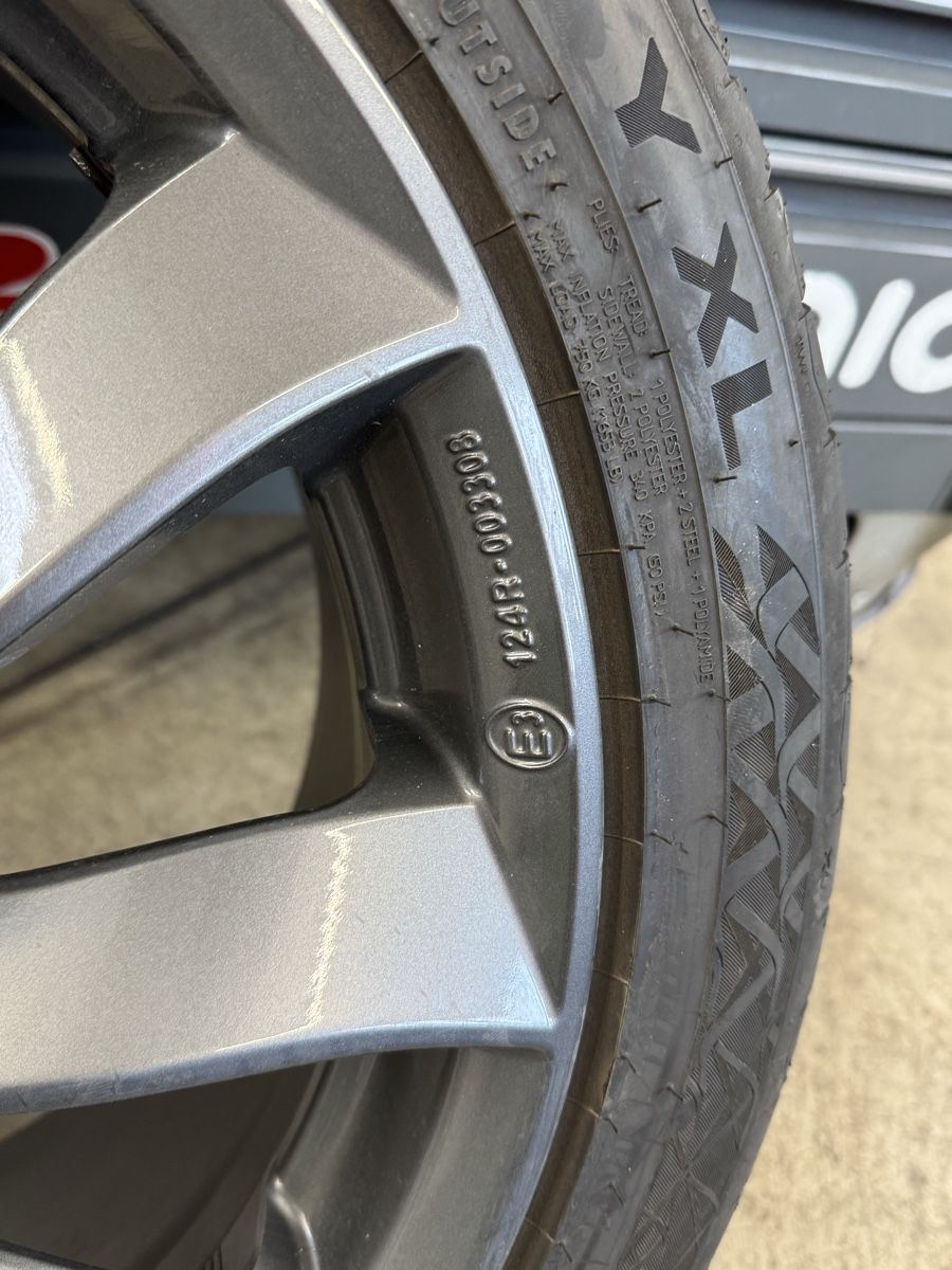 Tesla Pneumatici & Ruote complete: Tesla,Mazda,Hyundai Räder – Usato da Täuffelen venduto da auto-neff 3