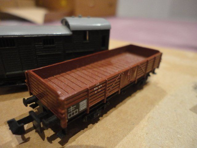 Trix Modellini di ferrovie: Minitrix 3 Güterwagen der DB in Spur N – Usato da Wittenwil venduto da trixmartin 3