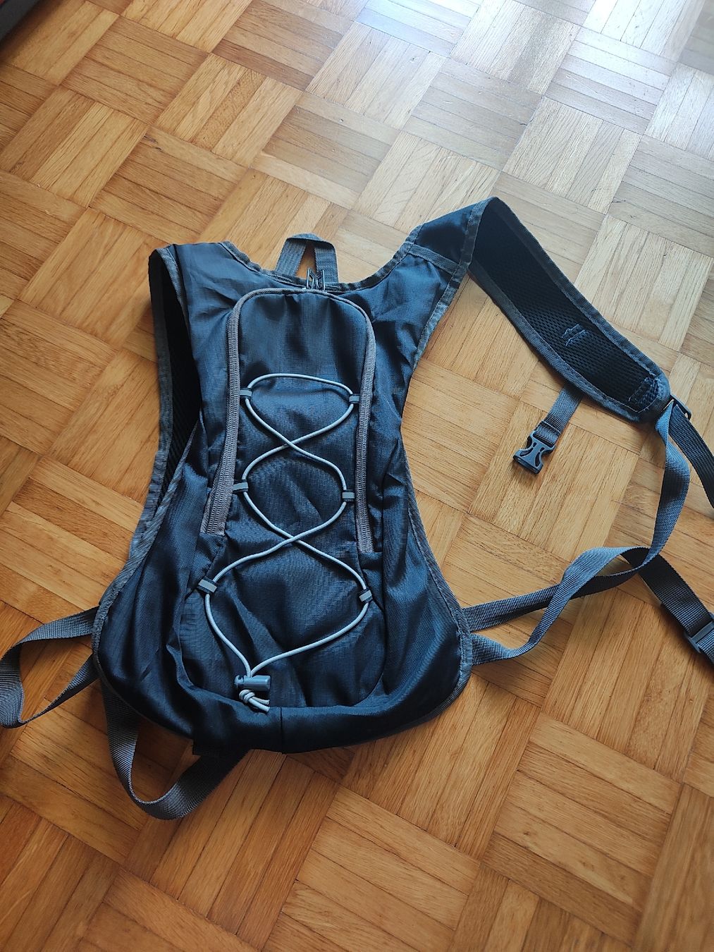 Zaini: Trinkrucksack grau, neuwertiger Zustand – Usato da Buchs ZH venduto da Umzieherin 1