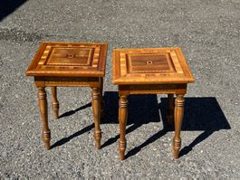 2 Vintage Beistelltische mit Intarsien – Holz