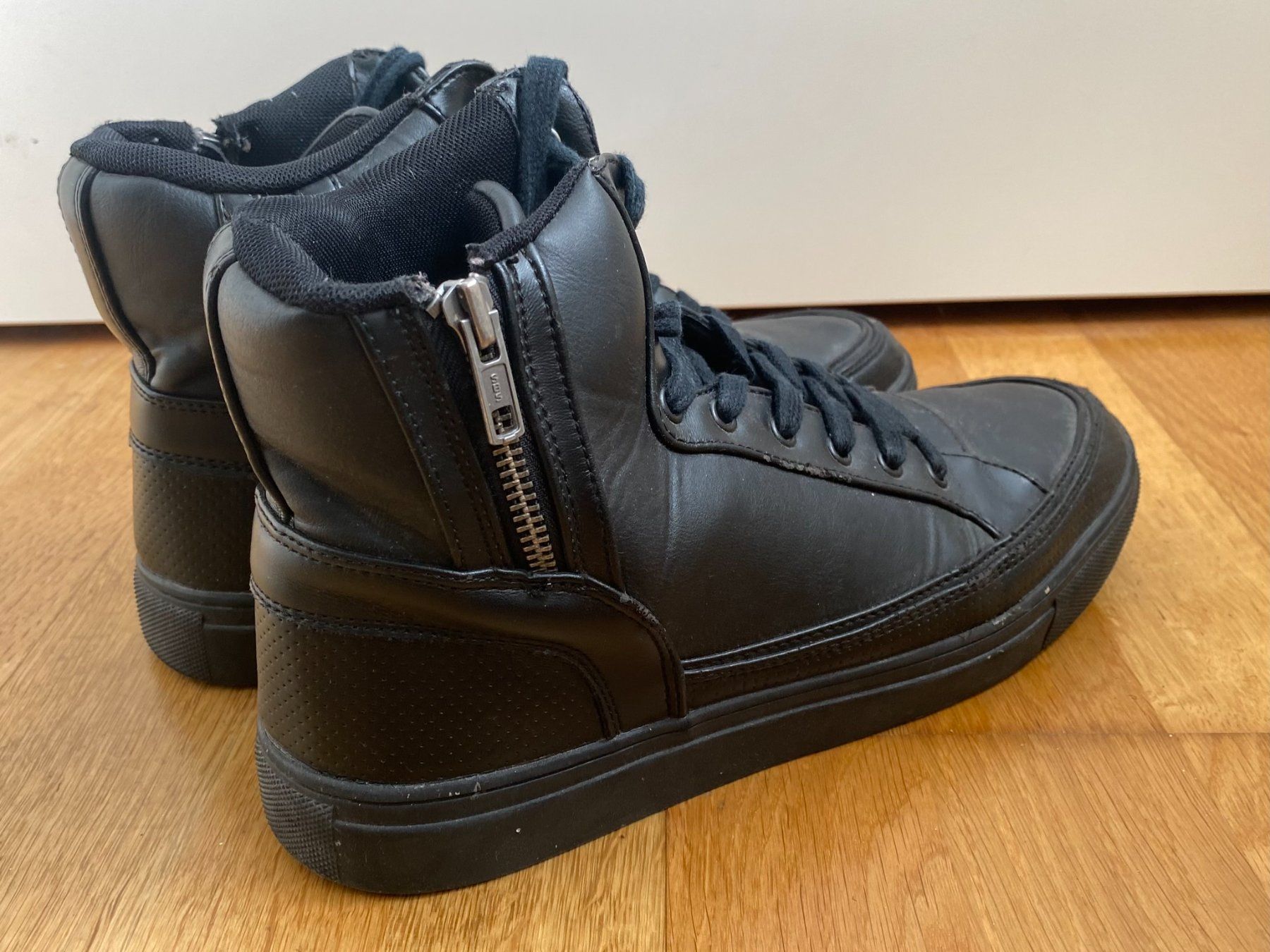 Scarpe da uomo: High-Sneakers URBAN CLASSICS Schwarz / Leder Gr. 41 – Usato da Chur venduto da datho7278 4