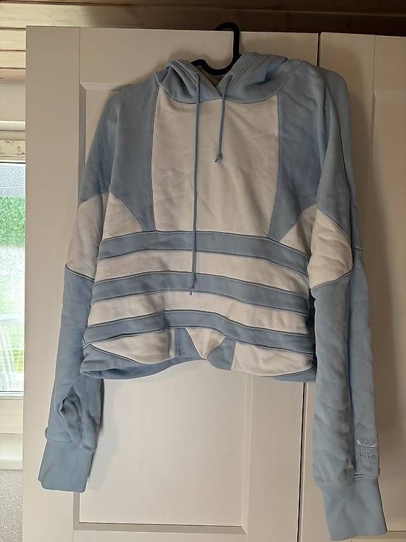 Maglioni & Felpe: Addidas cropped Huddie Oversize grösse M – Usato da Egnach venduto da Cocolahe