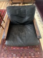 Sessel Holz Leder defekt. Zum neu bepolstern