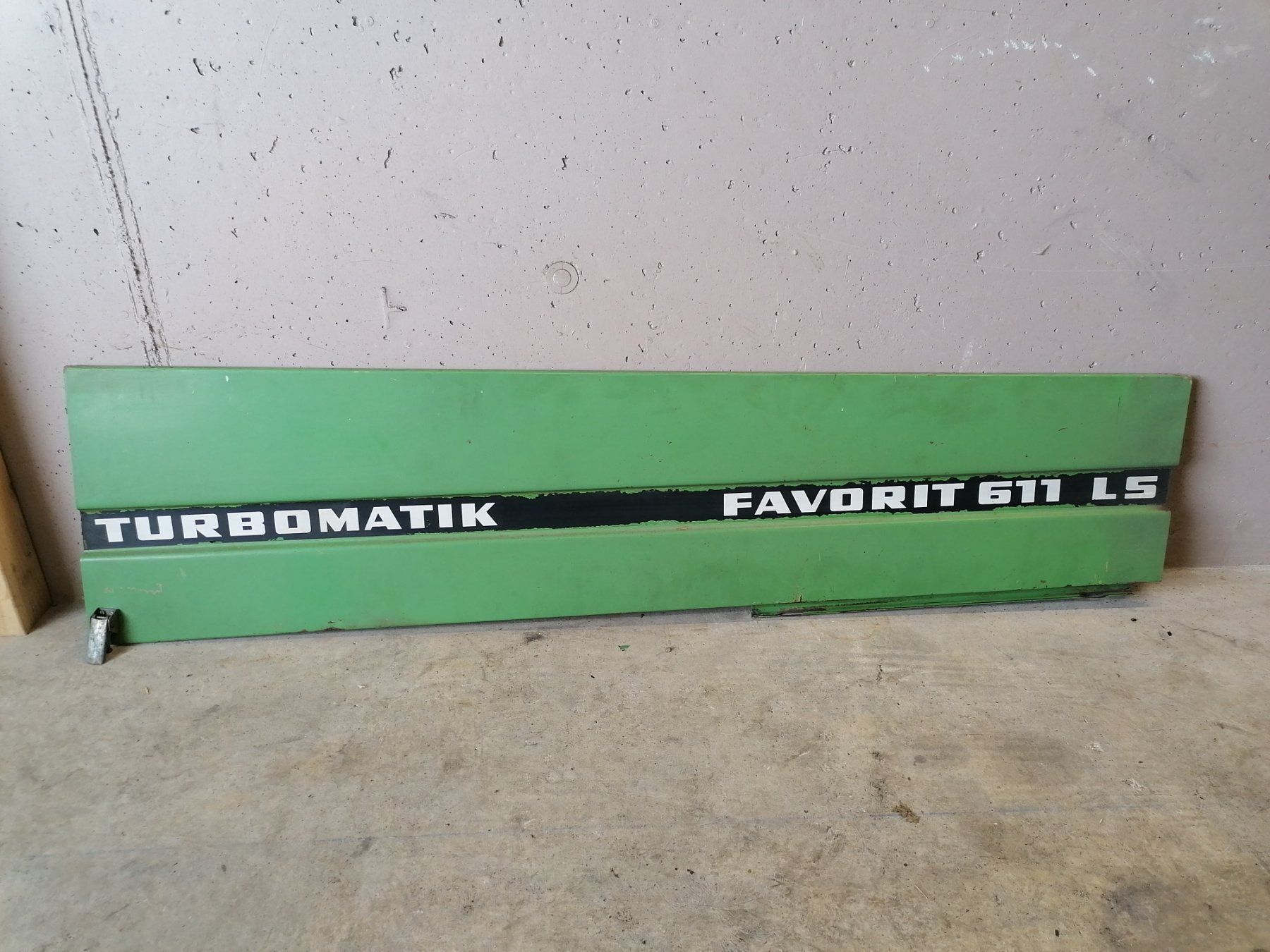Fendt Trattori: Fendt 611 Seitenblech – Usato da Nottwil venduto da TB28