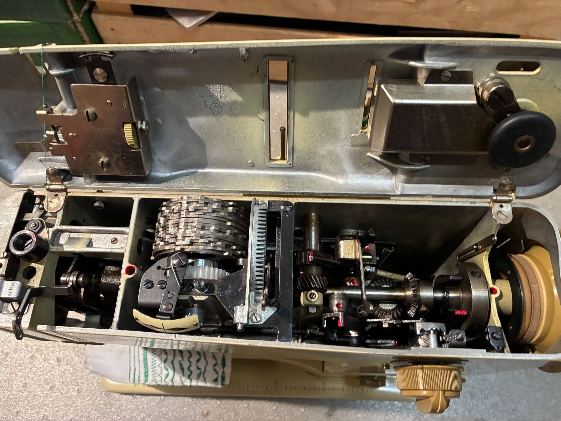 Bernina Macchine da cucire: Bernina  730 mit 6 Monate Garantie – Usato da Hendschiken venduto da zkos 5