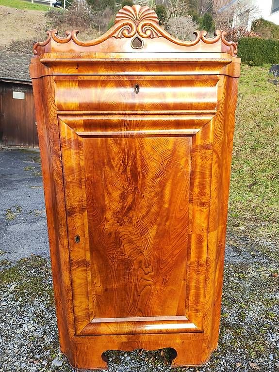 Armoires: Armoire de coin – D'occasion à Chernex par jmsprof