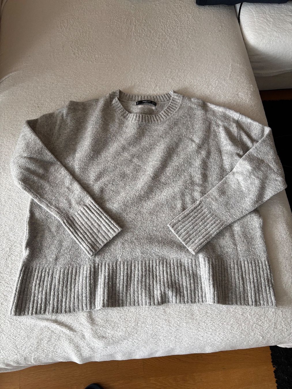 Mango Pullover & Sweatshirts: Edler Strickpullover von Mango, Grösse S – Gebraucht aus Tagelswangen von Laurastern1
