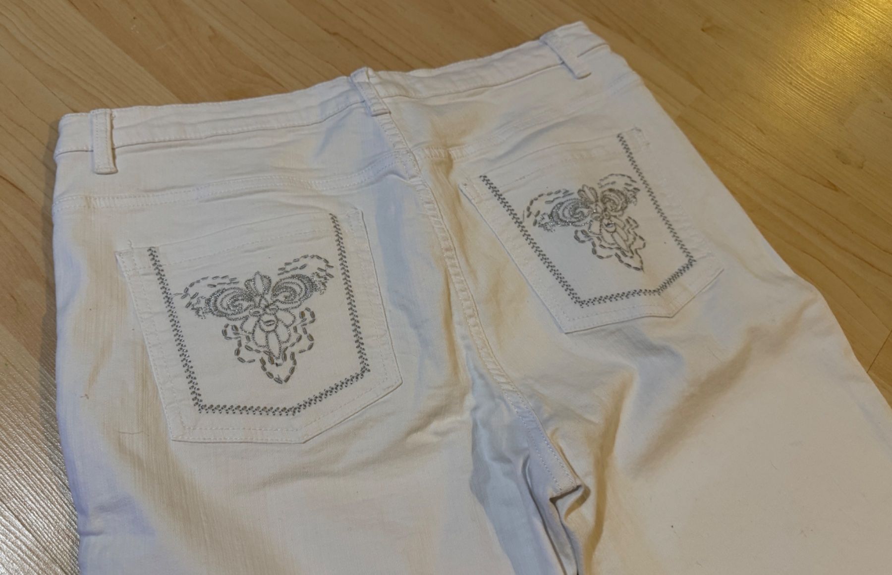 Jeans: Modische Damen 3/4 Jeans Weiss – Nuovo (secondo la descrizione) da Seuzach venduto da Inspektor99 2