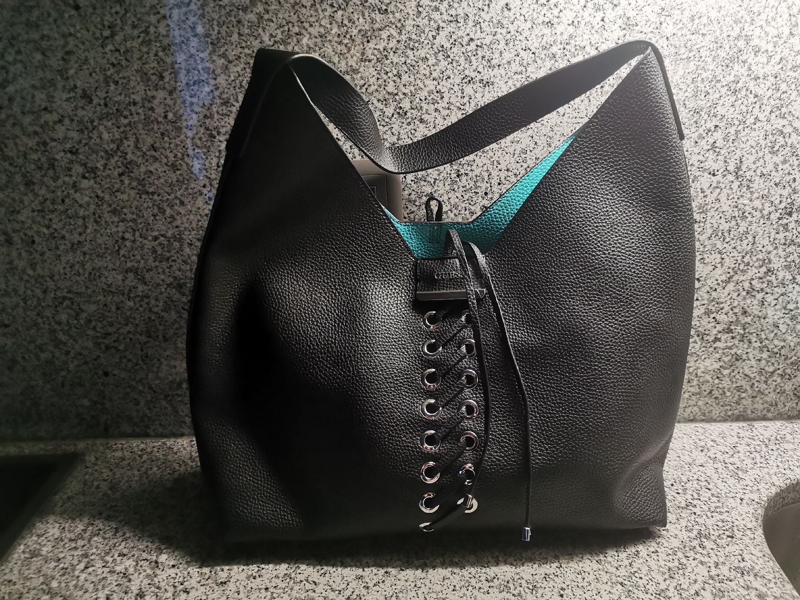 Guess Taschen für Damen: Tasche Guess – Gebraucht aus Cama von anto_a