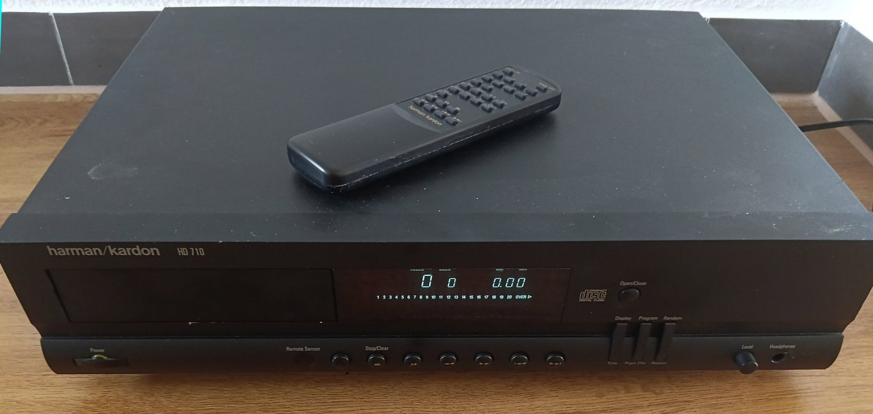 Harman-Kardon Sistemi audio & multimediali: Harman Kardon HD 710  CD-Player Top Zustand ! – Usato da Kleindietwil venduto da kon_9nml