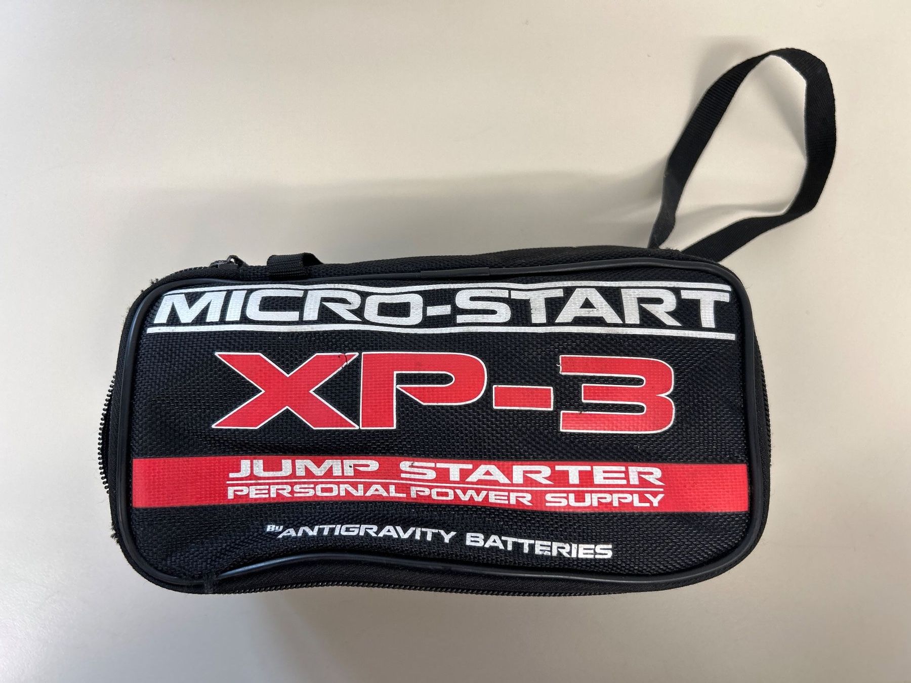 Chargeurs de batterie: Starthilfegeraet Antigravity Micro-Start XP-3 gebraucht – D'occasion à Luzern par lupol_Verwertungen
