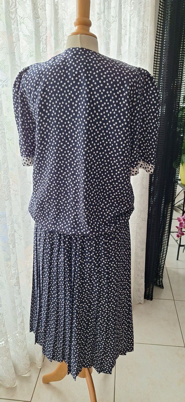 Completi & Tailleur: Ensemble Vintage 42 – Usato da St-Triphon venduto da Jldr0 2