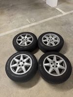 4x Alufelgen 15 Zoll mit Winterreifen 185/65 R15