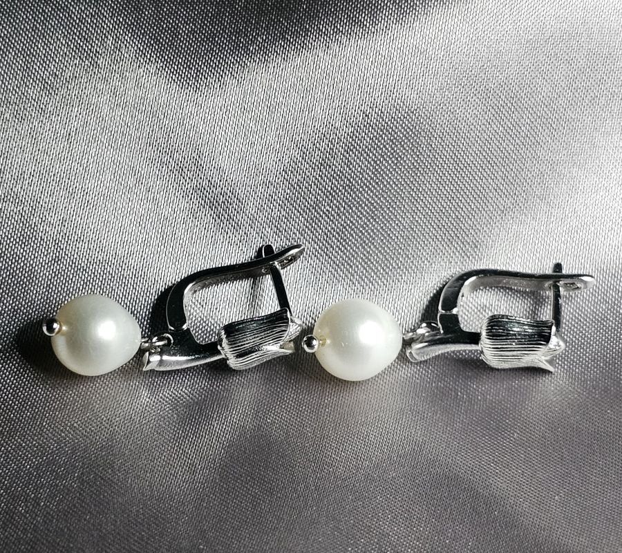 Ohrringe & -stecker: Ohrringe mit Perlen Tulpe Silber – Neu (gemäss Beschreibung) aus Grenchen von maretop