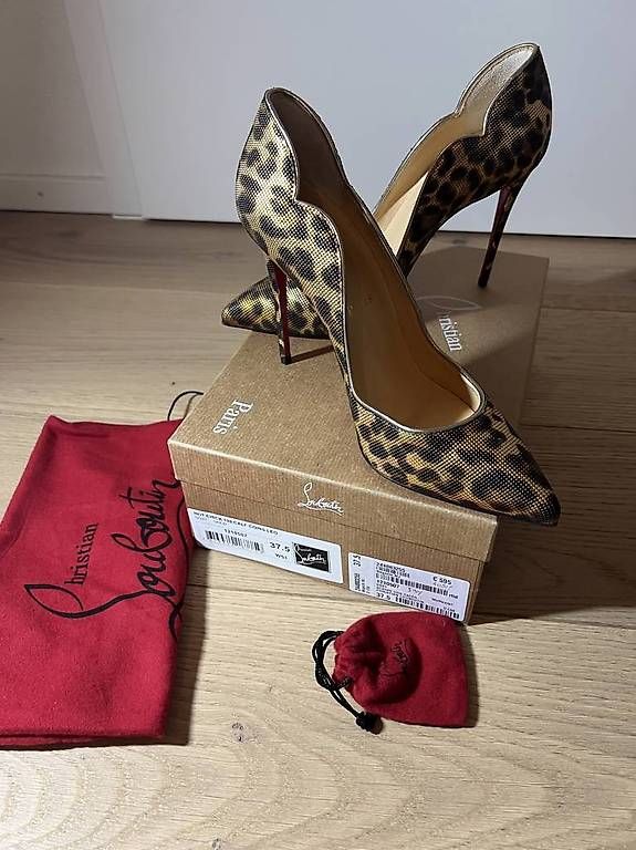 Scarpe da donna: Escarpins Christian Louboutin, neuf – Usato da Bulle venduto da Preteni 2