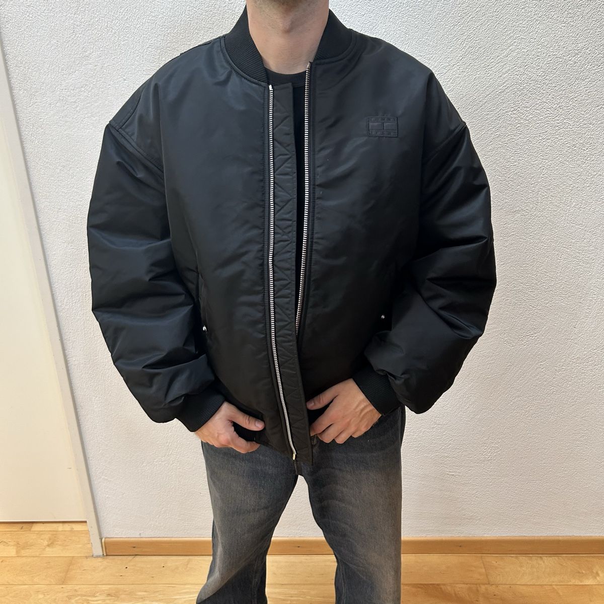 Vestes: Bomberjacke Tommy Jeans Hilfiger Jacke – Neuf (Voir description) à Basel par Lara0104 2