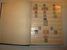 Grosses Briefmarkenalbum mit vielen alten ausl. Marken