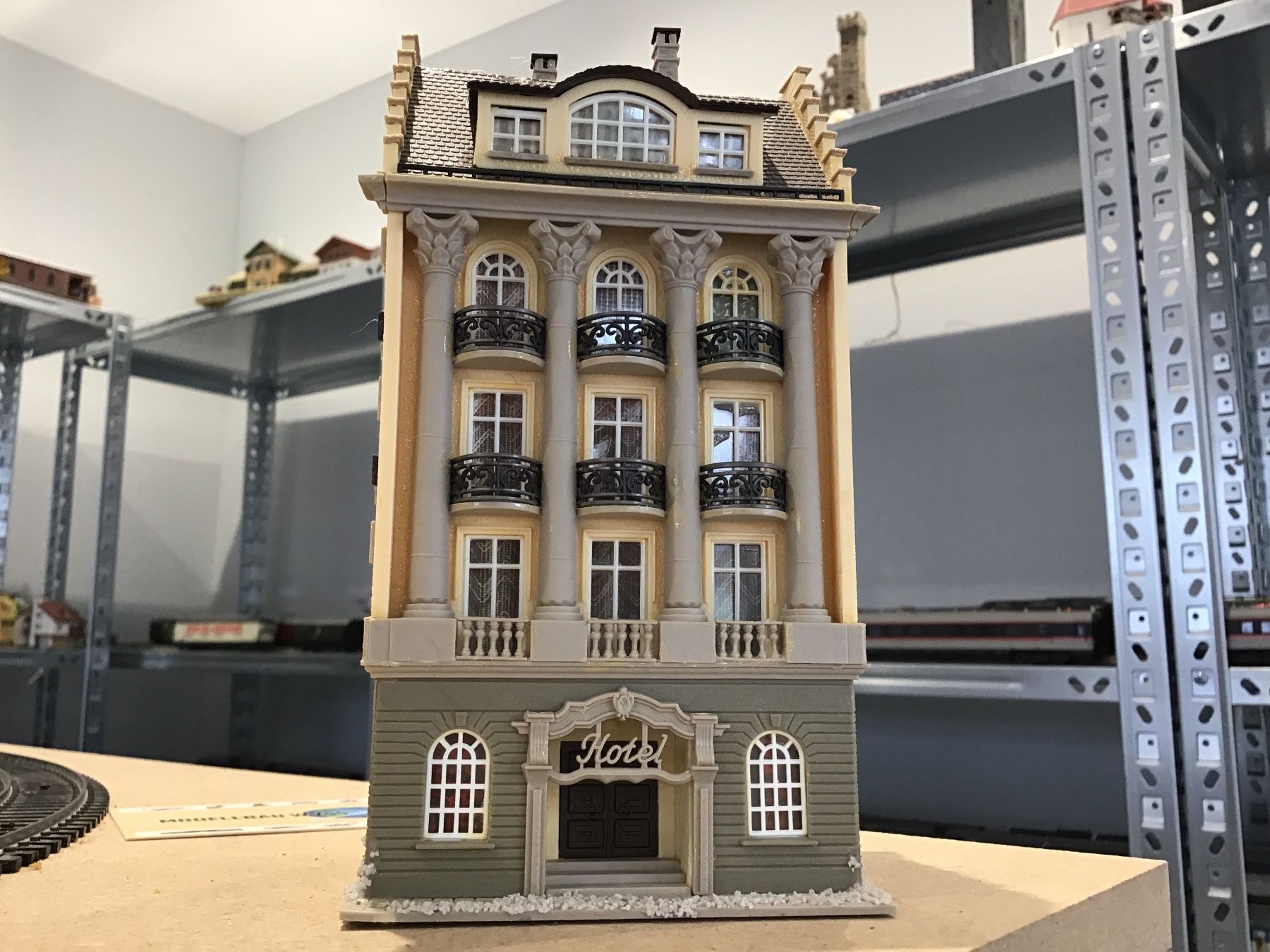 Modellini di ferrovie: Modellbau Hotel - Detailliert, SPURN  N – Usato da Männedorf venduto da Spezial-Modelle 1